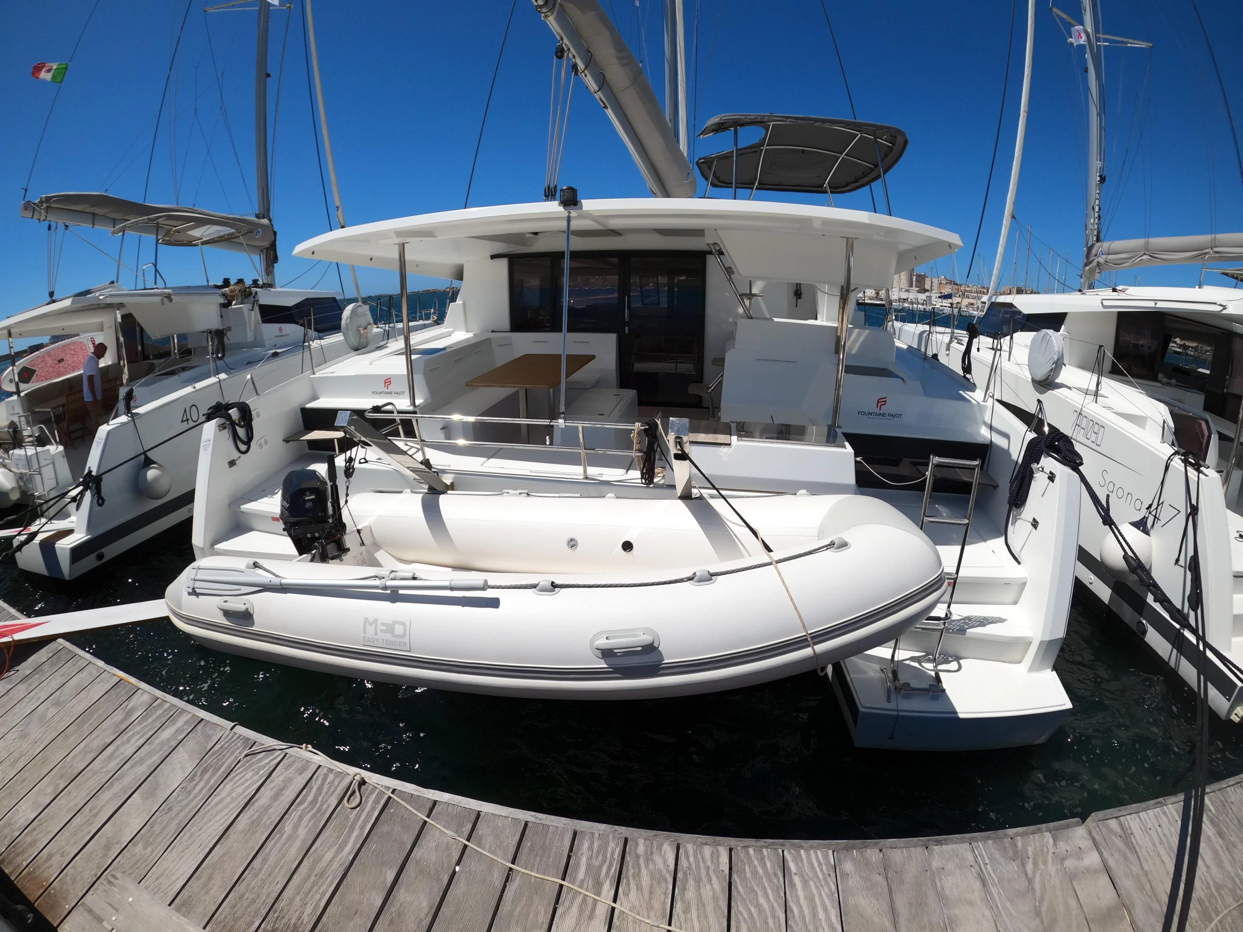 Fountaine Pajot Astréa 42 (Wm-Ac in dinette-Gen-Sol.Pan) (Astrea)  - 8