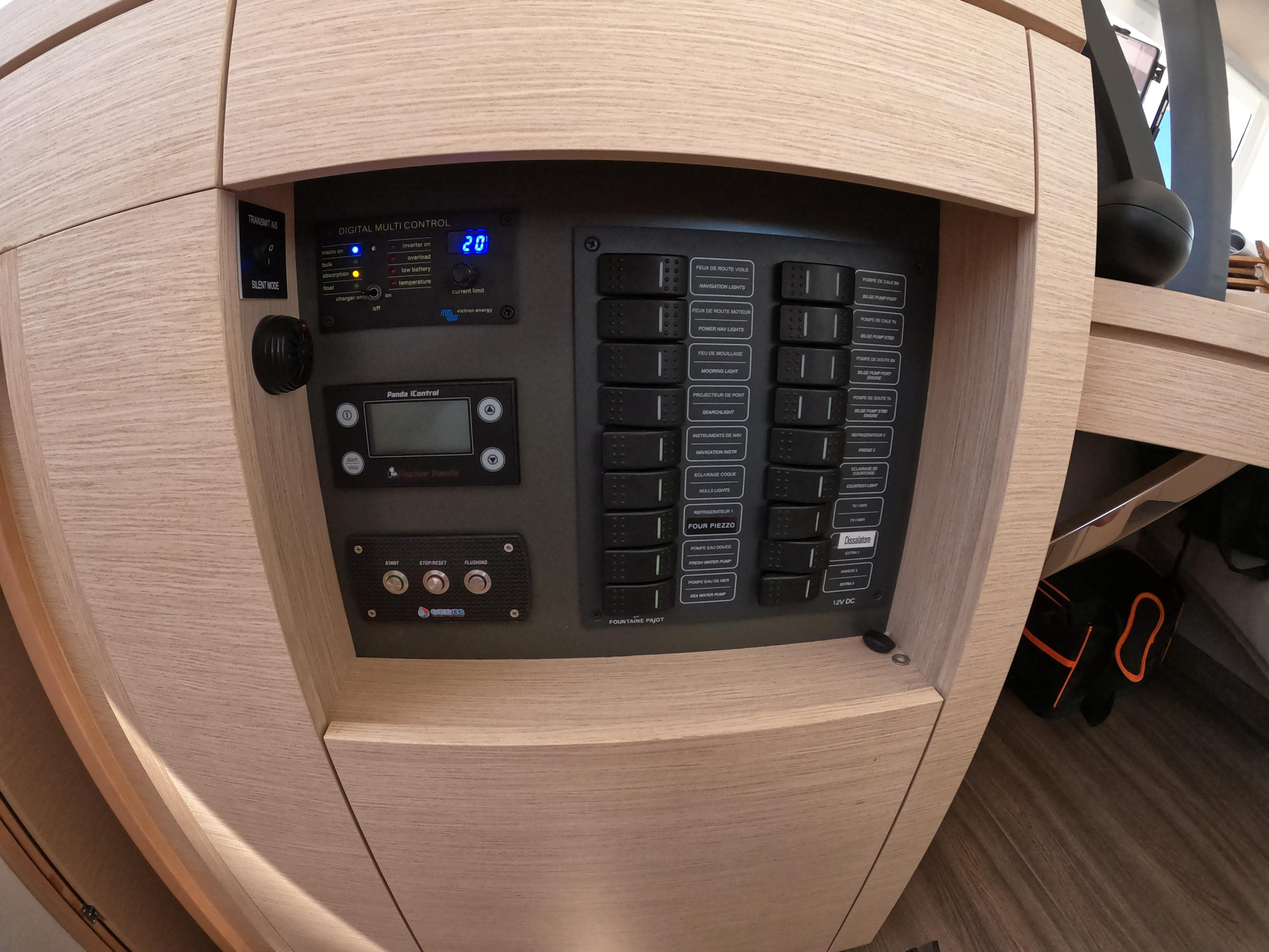Photo #5 - Fountaine Pajot Astréa 42 (Wm-Ac in dinette-Gen-Sol.Pan) (Astrea) in Castellamare del Golfo - 12855