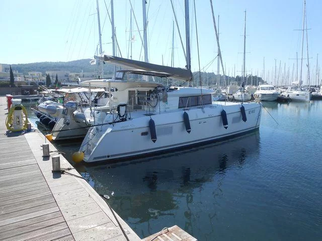 Lagoon 421 (Iryn)  - 11