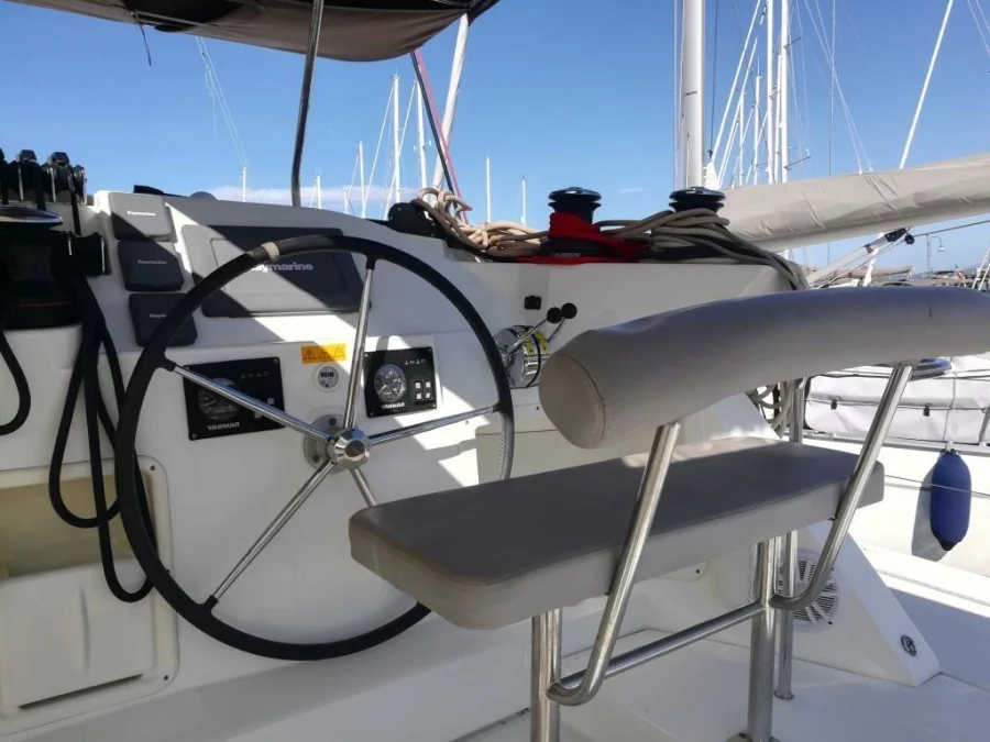 Lagoon 421 (Iryn)  - 17