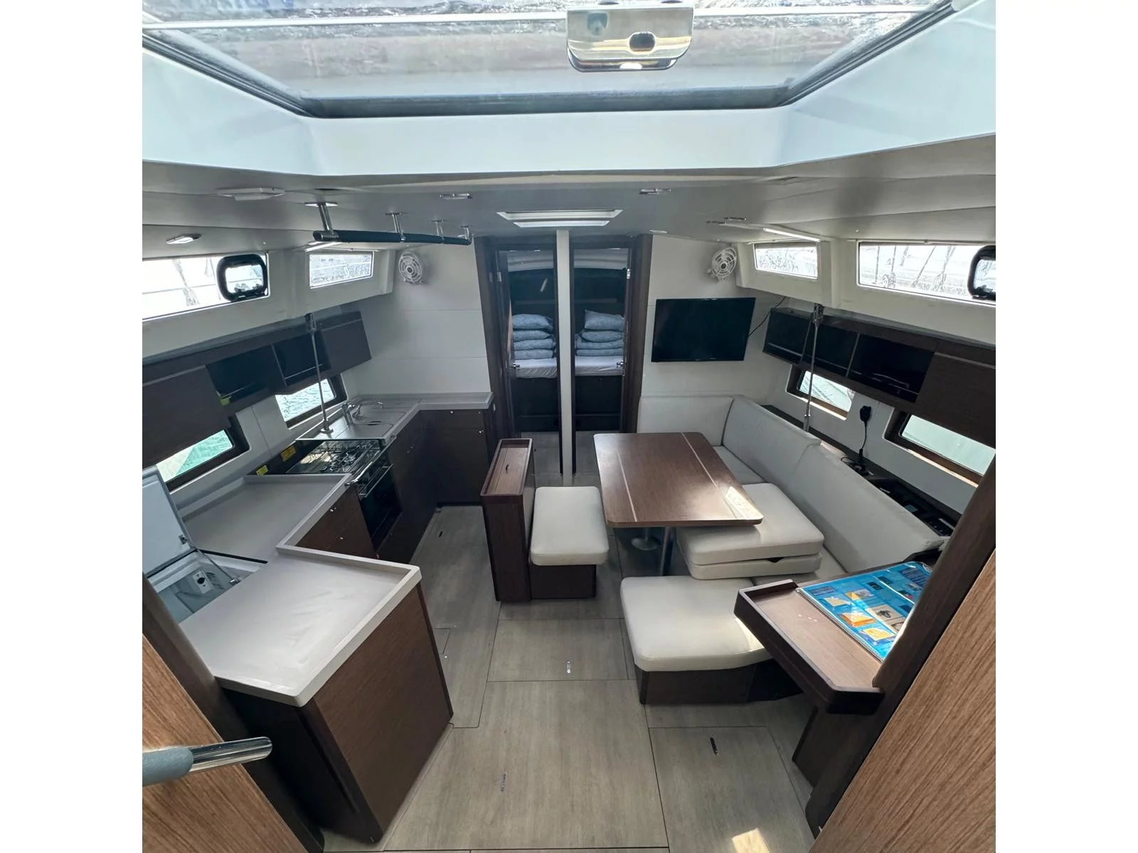 Oceanis 46.1 (Artemis) Interior image - 14