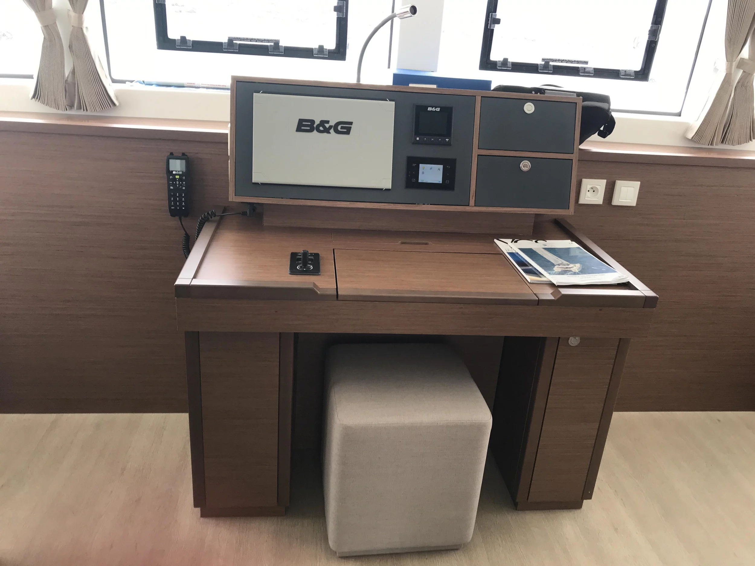 Lagoon 52F - 6 cab (Dugongo II (SXM) (6 cab + 1 crew) (, WM, , Inverter, Tender Lift))  - 7