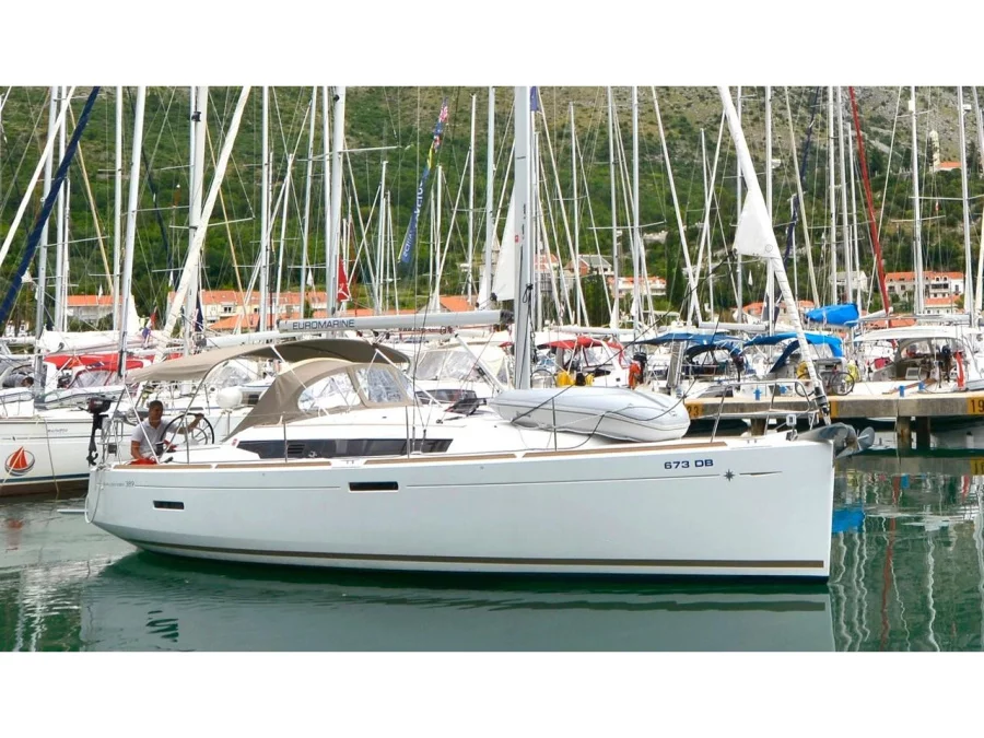 Sun Odyssey 389 (Bravo Kiss) Main image - 0