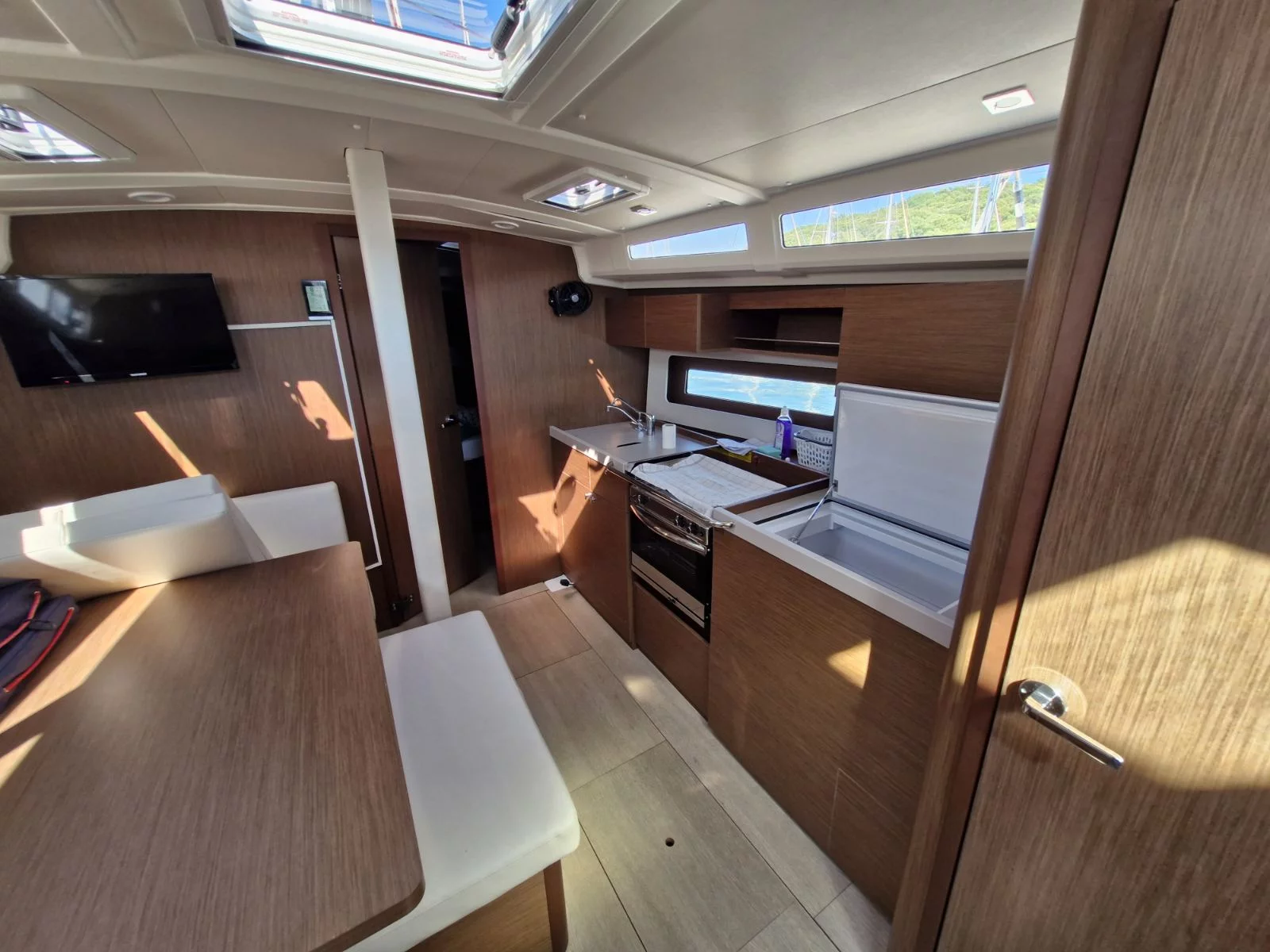 Oceanis 37.1 (Agios) Interior image - 6