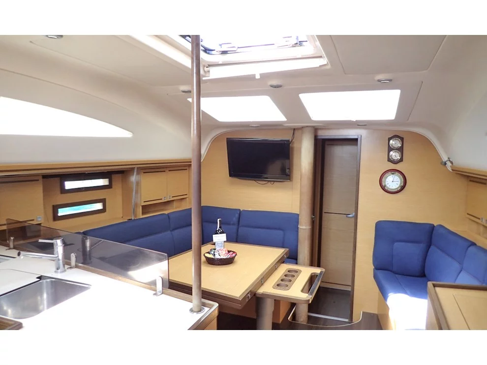 Elan 444 Impression (Moon Shadow) Interior image - 2