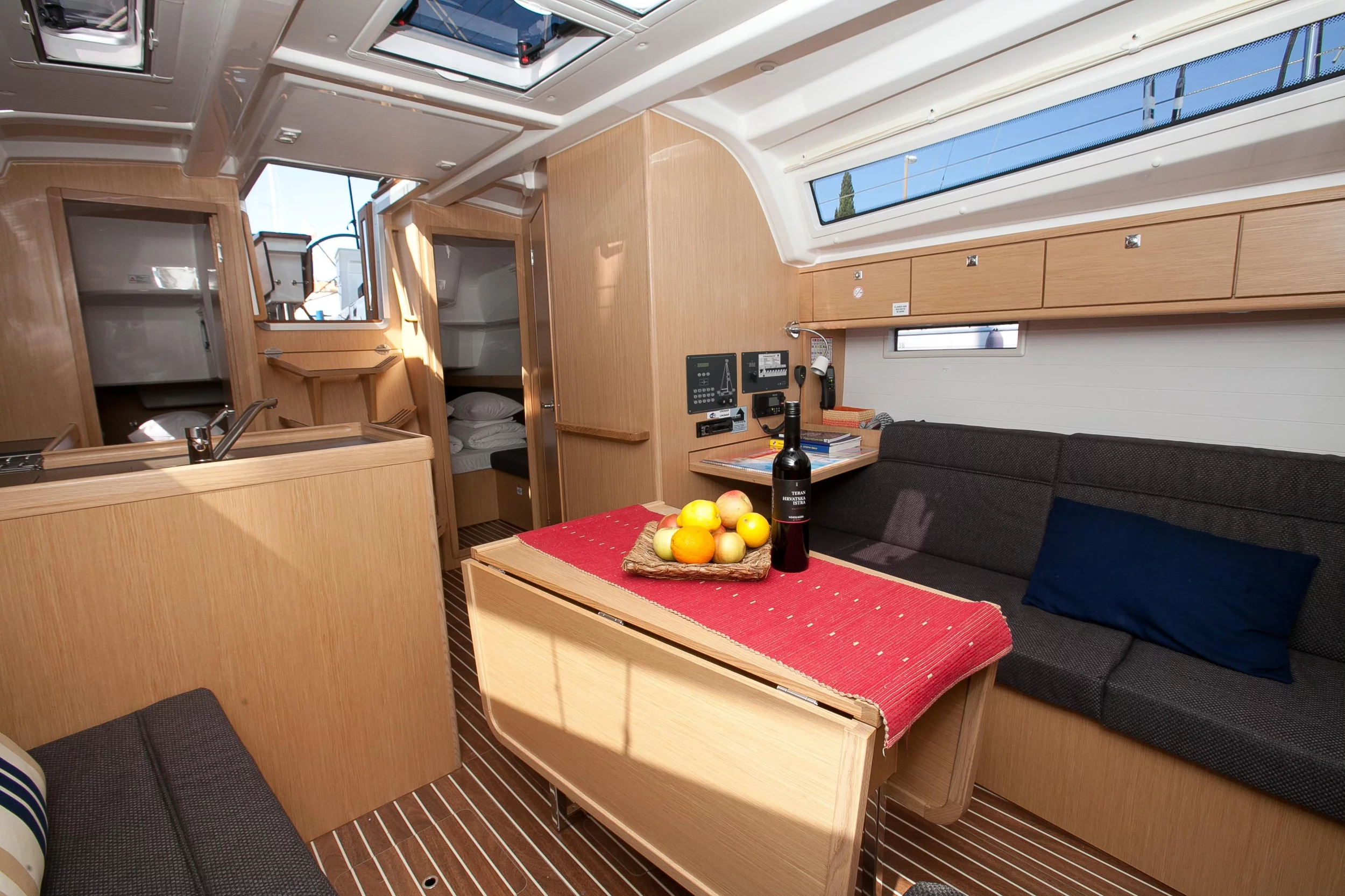 Bavaria Cruiser 37 (Matija)  - 12