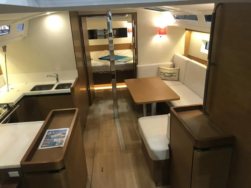 Sun Odyssey 440 (Rebelezza) Interior image - 4