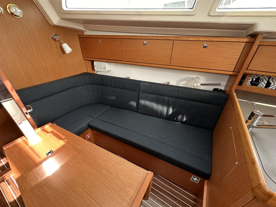 Bavaria Cruiser 34 — photo 21