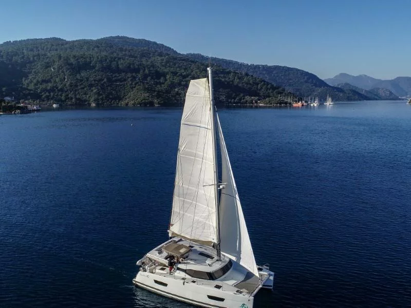 Lucia 40 (Amber)  - 36