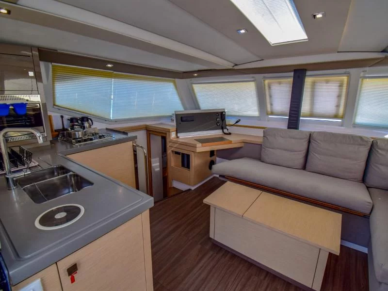Lucia 40 (Amber)  - 10