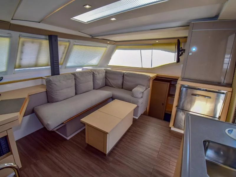Lucia 40 (Amber)  - 26