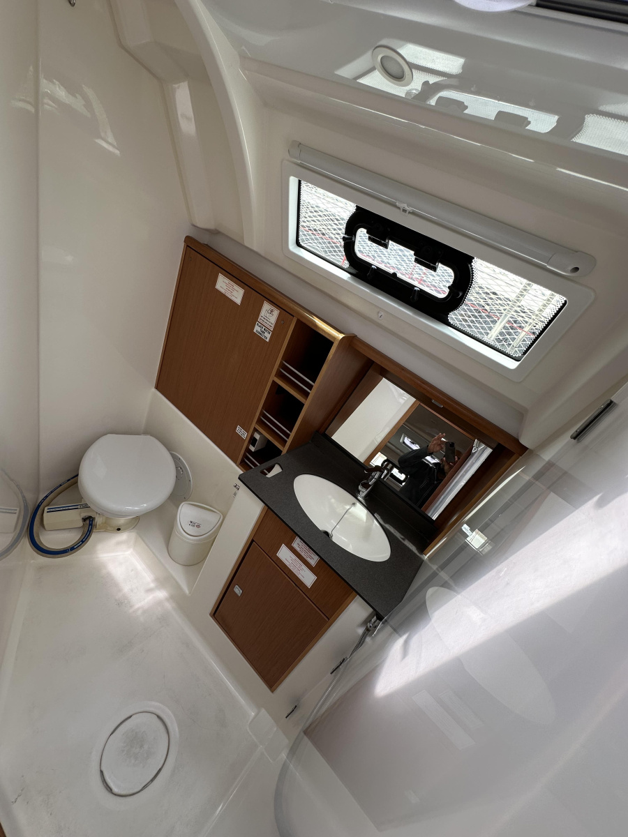 Bavaria Cruiser 41 — photo 14