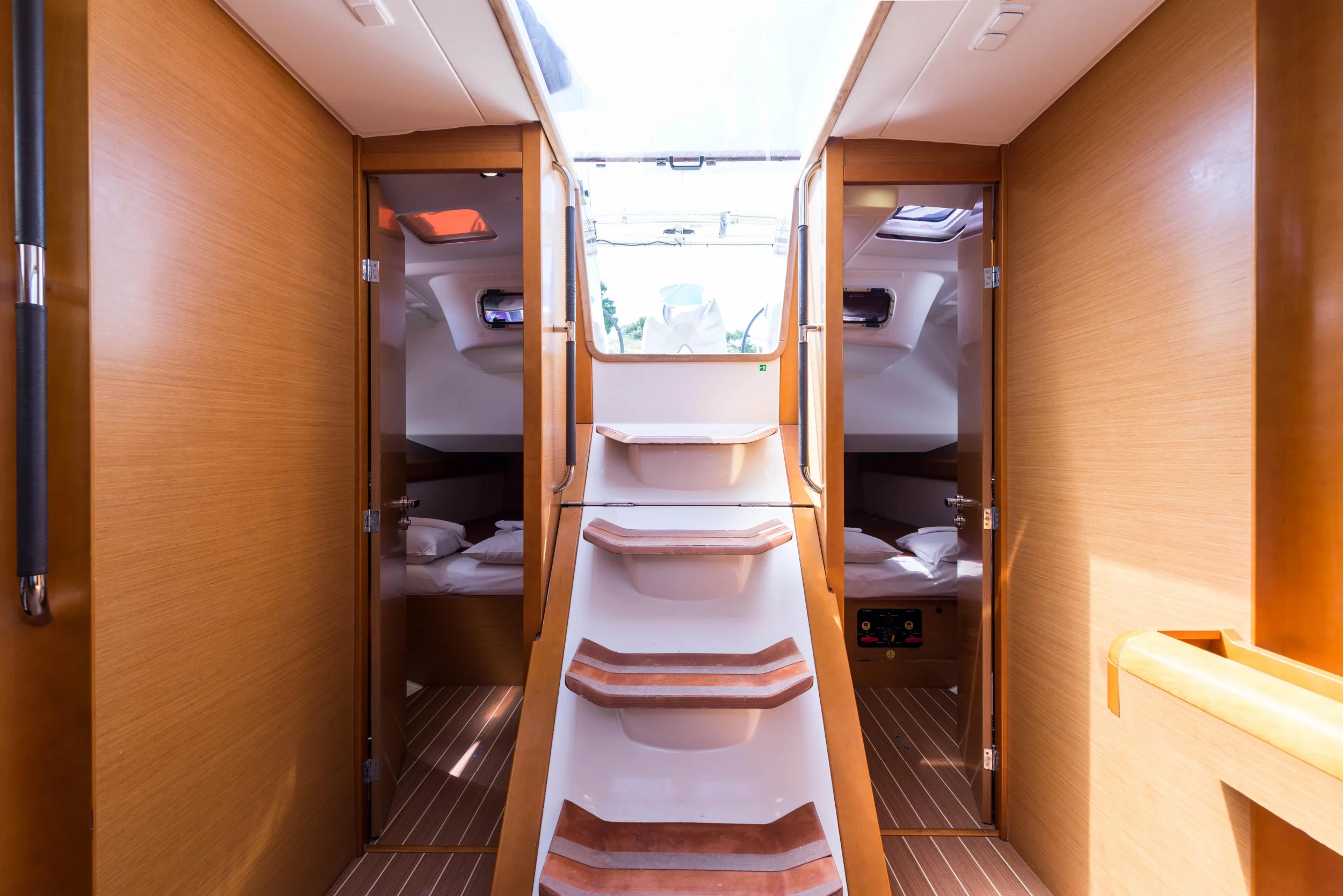 Jeanneau Sun Odyssey 469 (Vega)  - 13