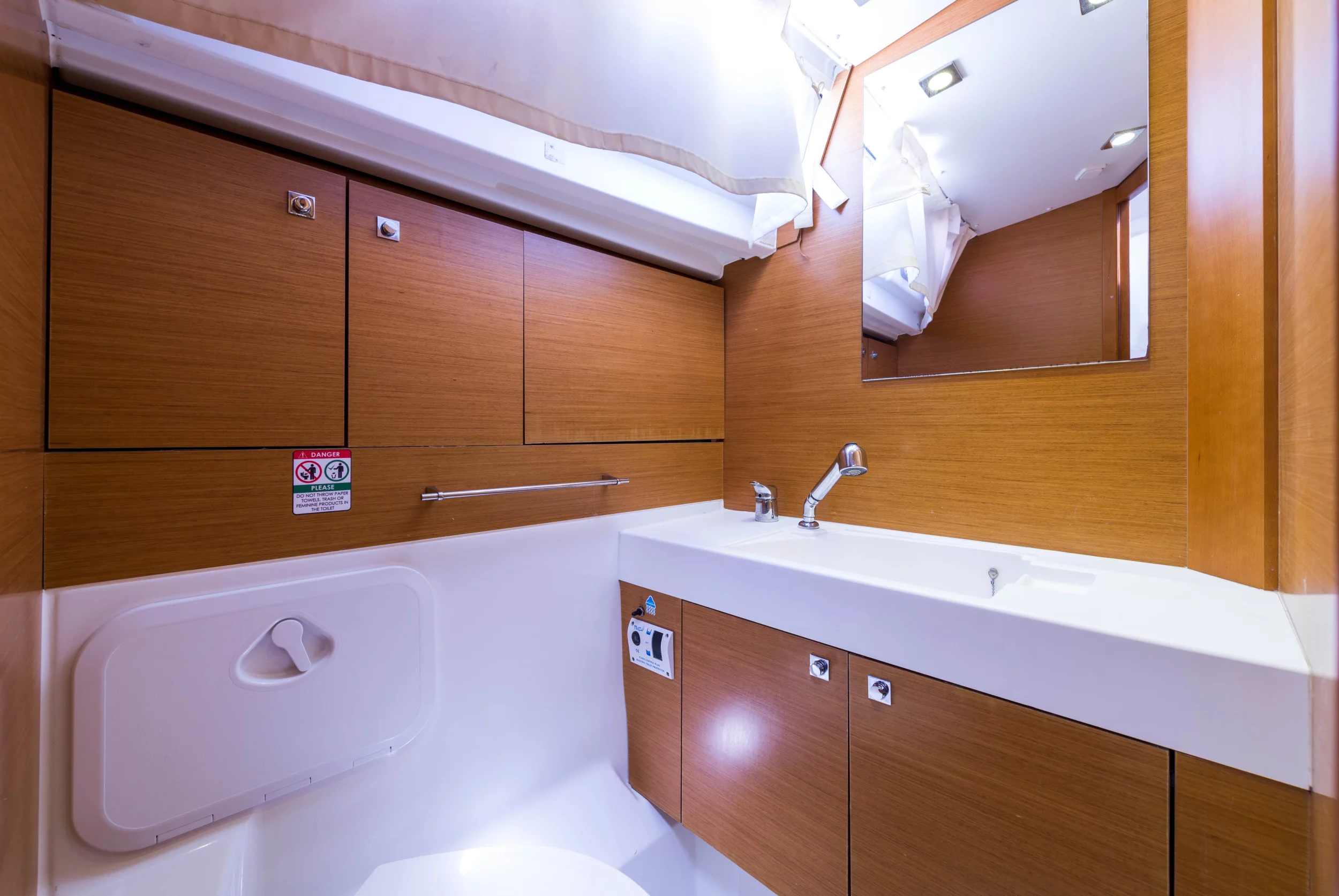 Jeanneau Sun Odyssey 469 (Vega)  - 45