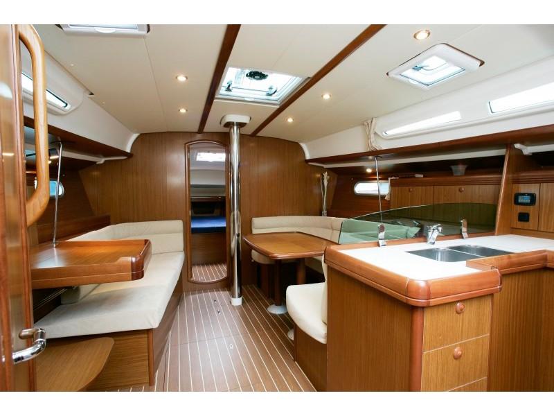 Interior image - 1
