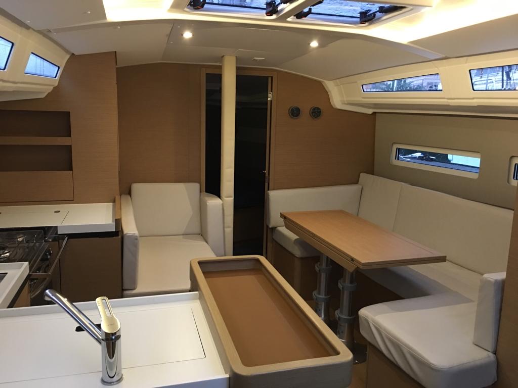 Photo #4 - Sun Odyssey 410 (Spavalda) en San Vincenzo - 8343