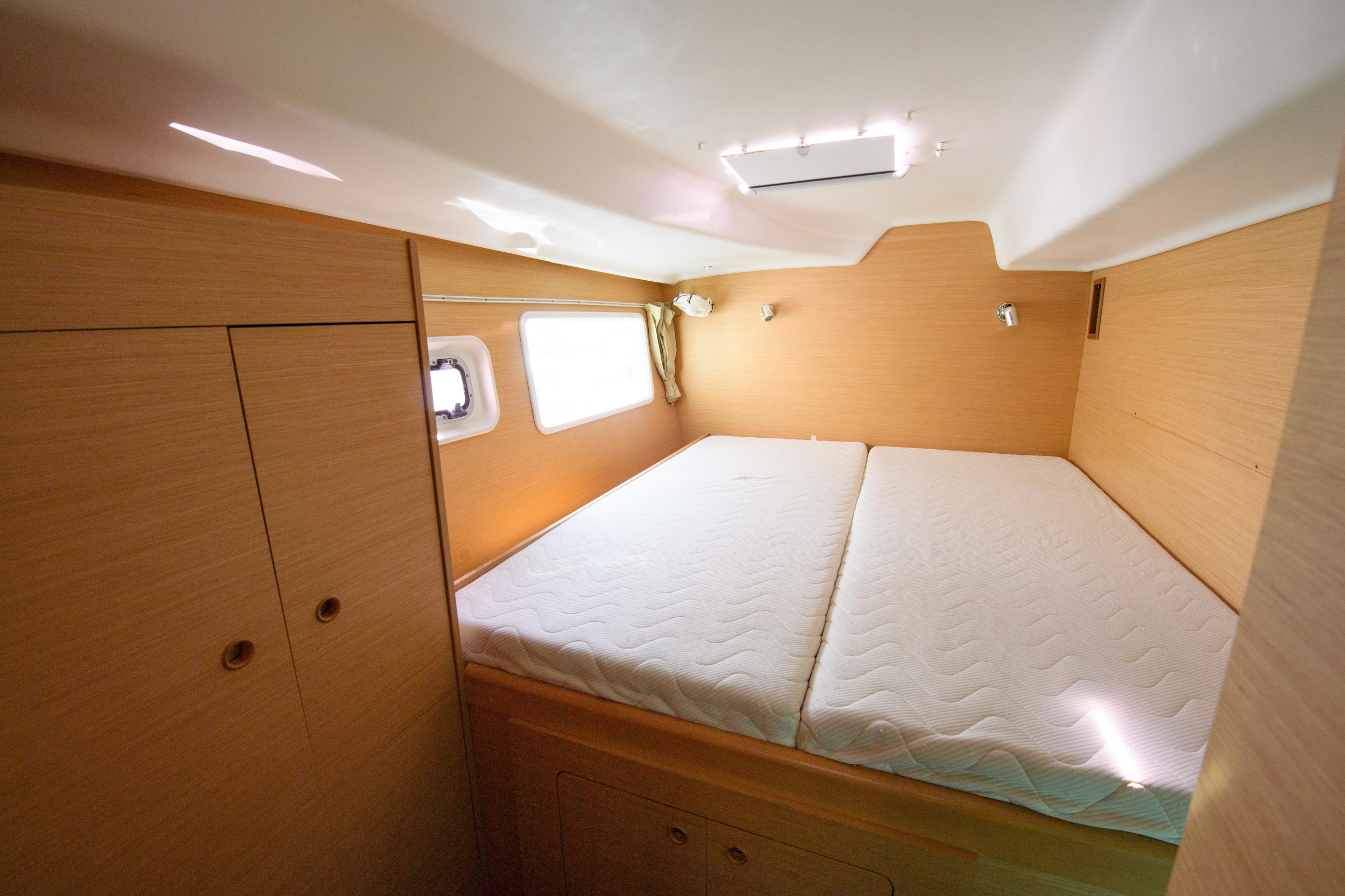 Photo #2 - Lagoon 380 S2 (Zen (Pax 10)) en Lefkada - 8691