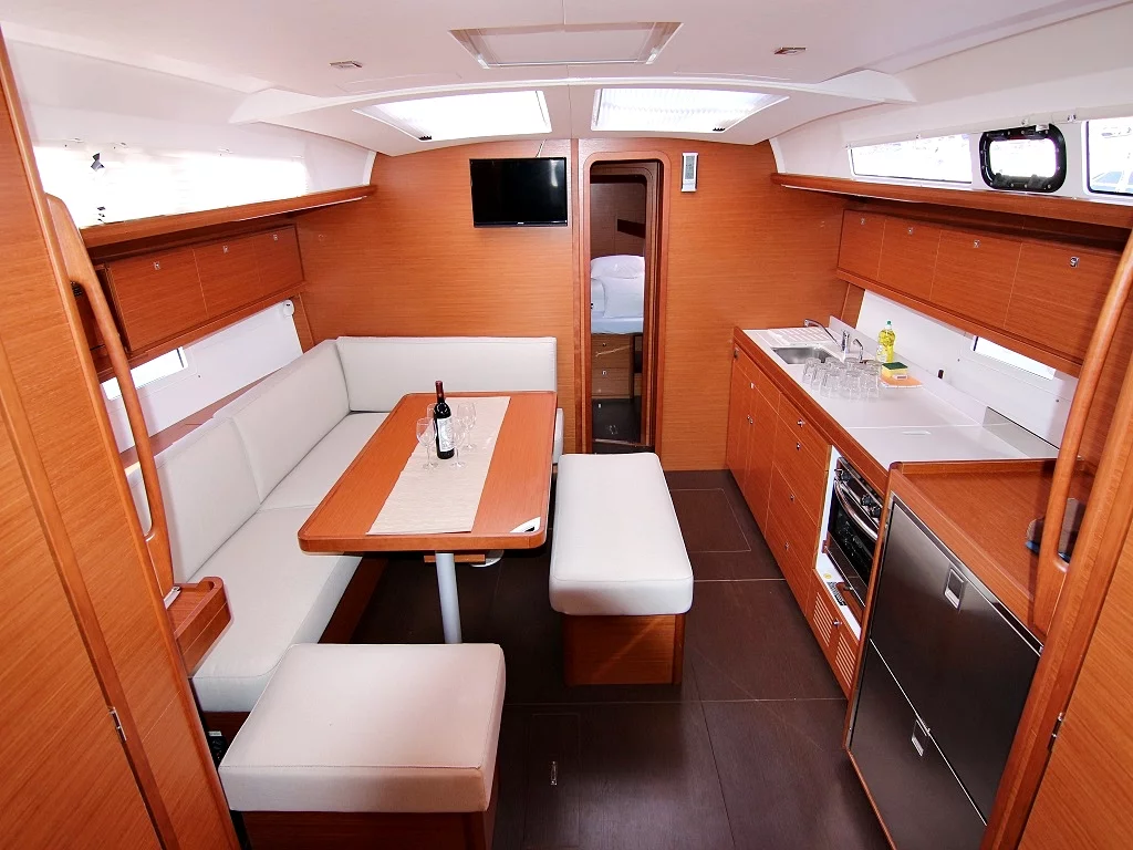 DUFOUR 460 Grand Large BT (LOLA) Interior image - 10