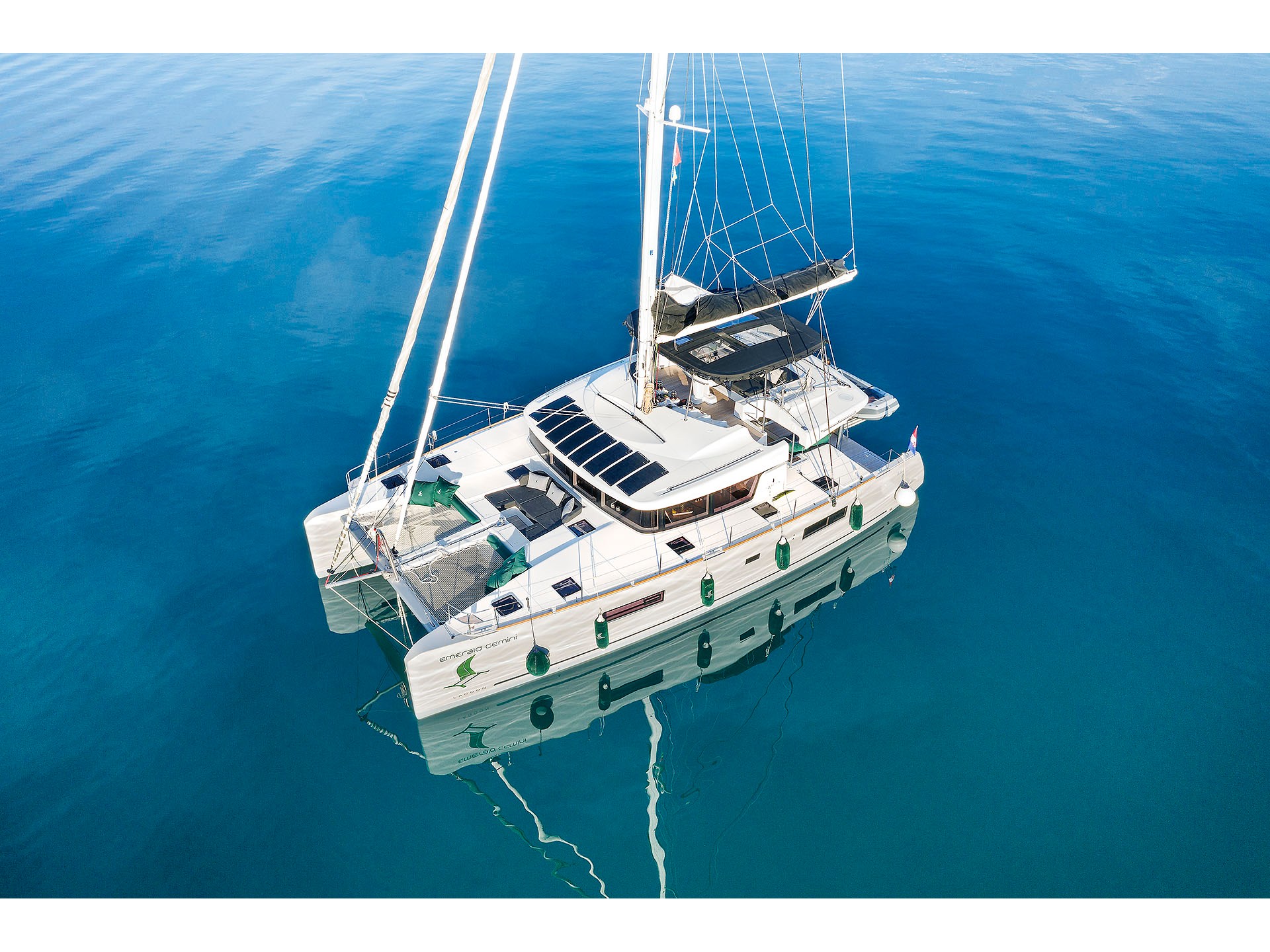 Photo #1 - Lagoon 52 F owner version (EMERALD GEMINI) en Kastela - 10327
