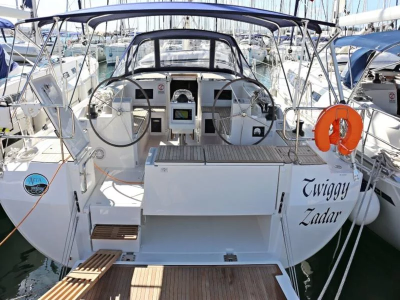 BAVARIA C 45 BT (19) (TWIGGY)  - 2