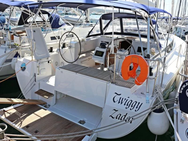 BAVARIA C 45 BT (19) (TWIGGY)  - 12