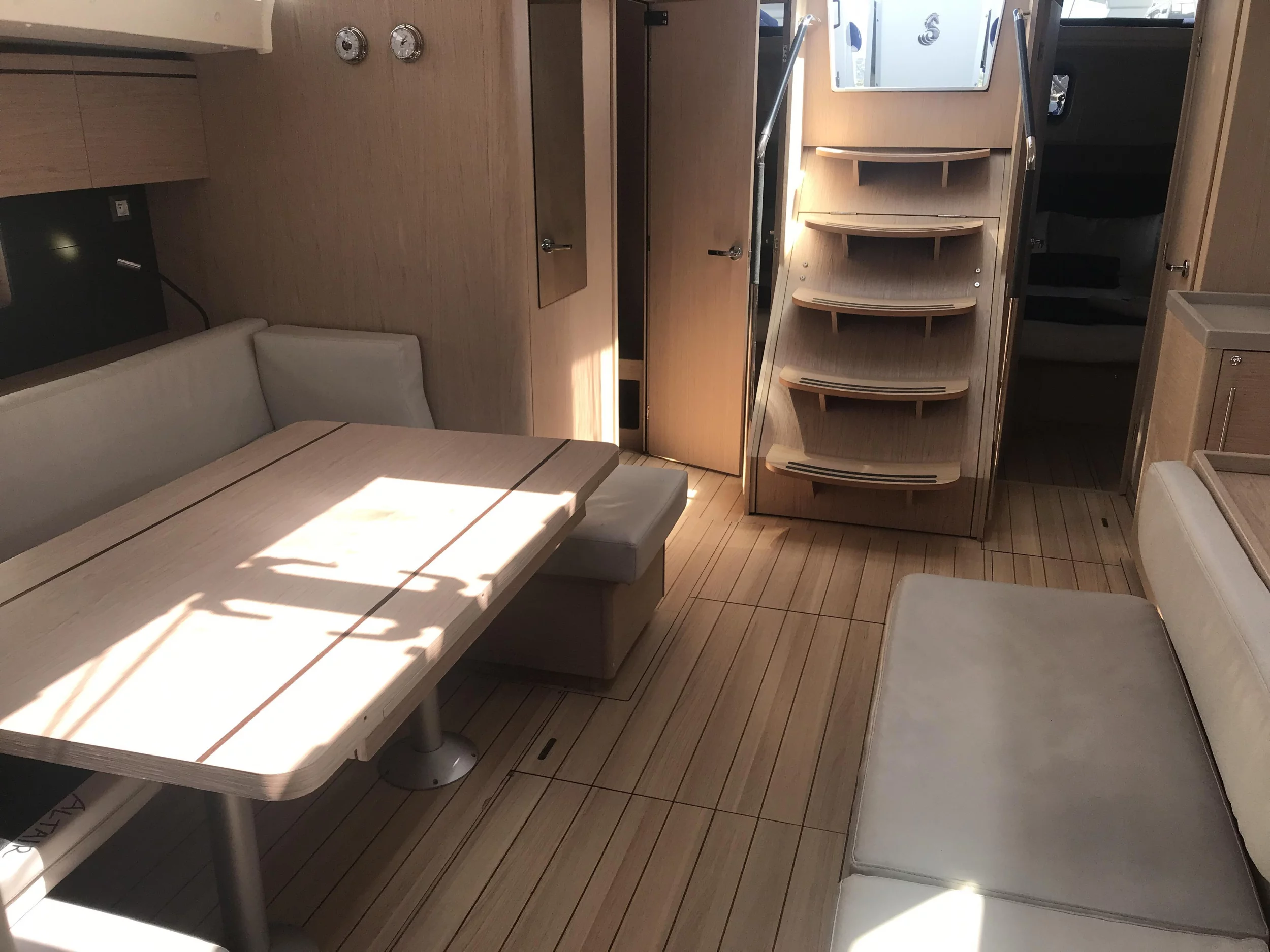 Oceanis 51.1 (Altair)  - 9