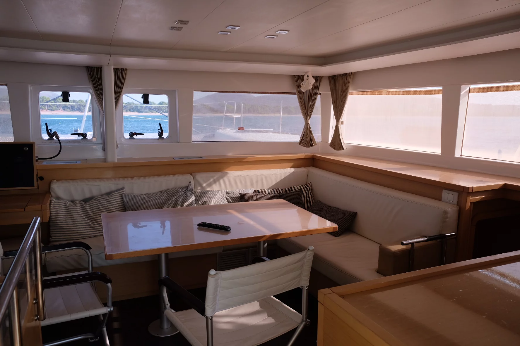 Lagoon 450 Fly (IRIS IV) Interior image - 18