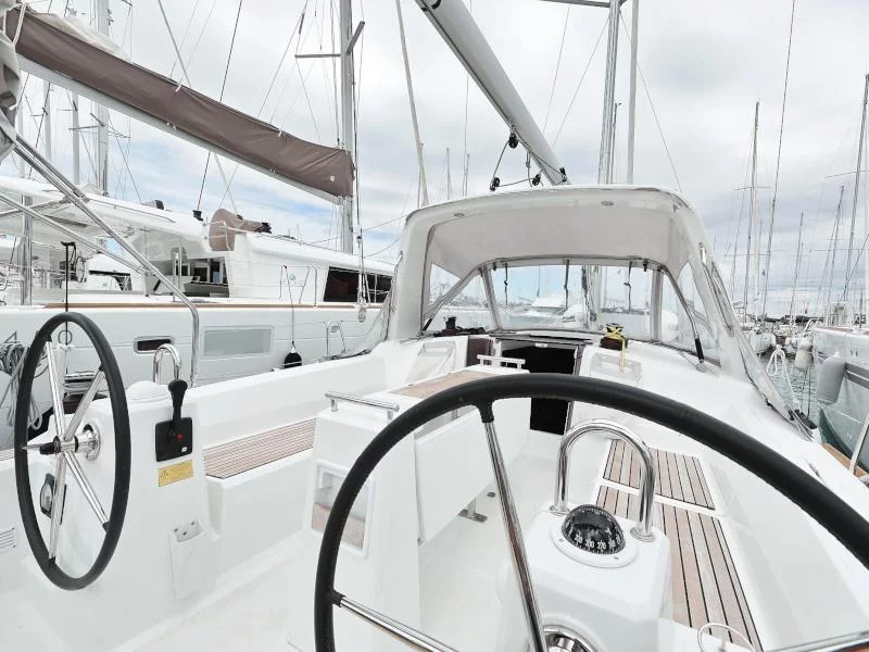 Oceanis 35.1 (IDILA)  - 10