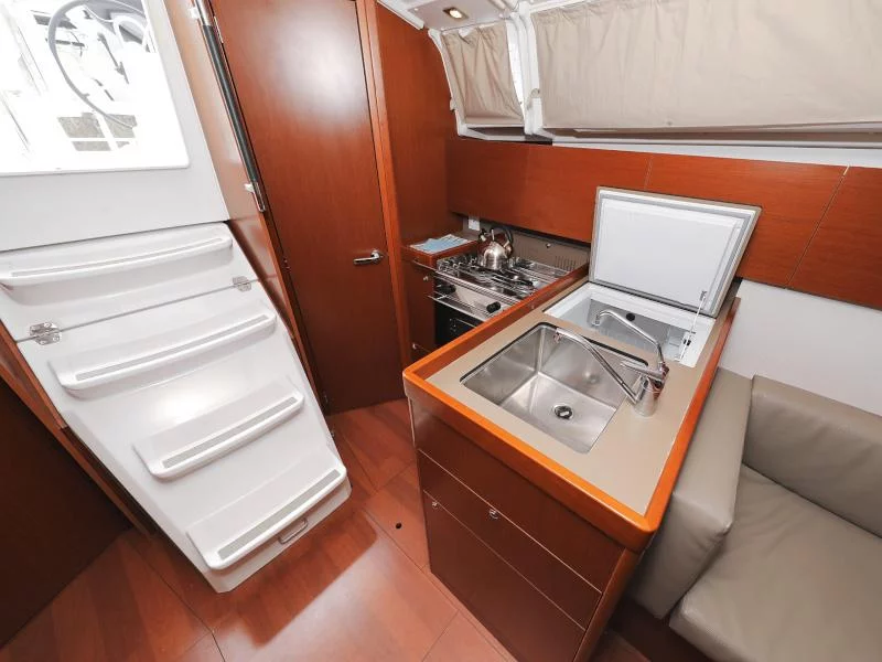 Oceanis 35.1 (IDILA)  - 19