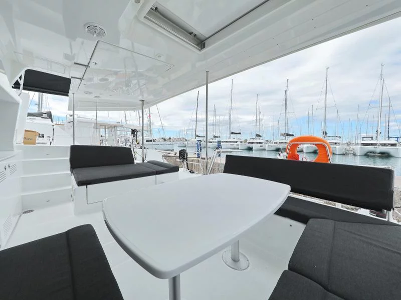Lagoon 450 F (MUST HAVE)  - 44