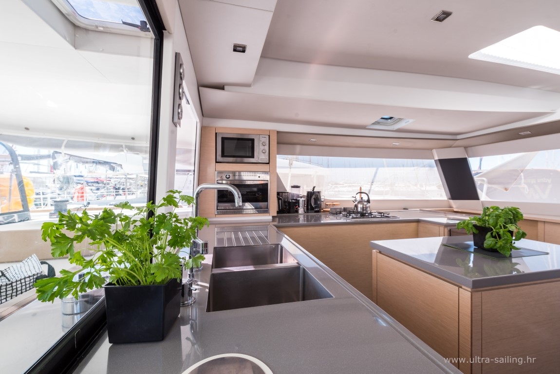Photo #3 - Saba 50 (SABA 50 - AC and) in Split - 7737