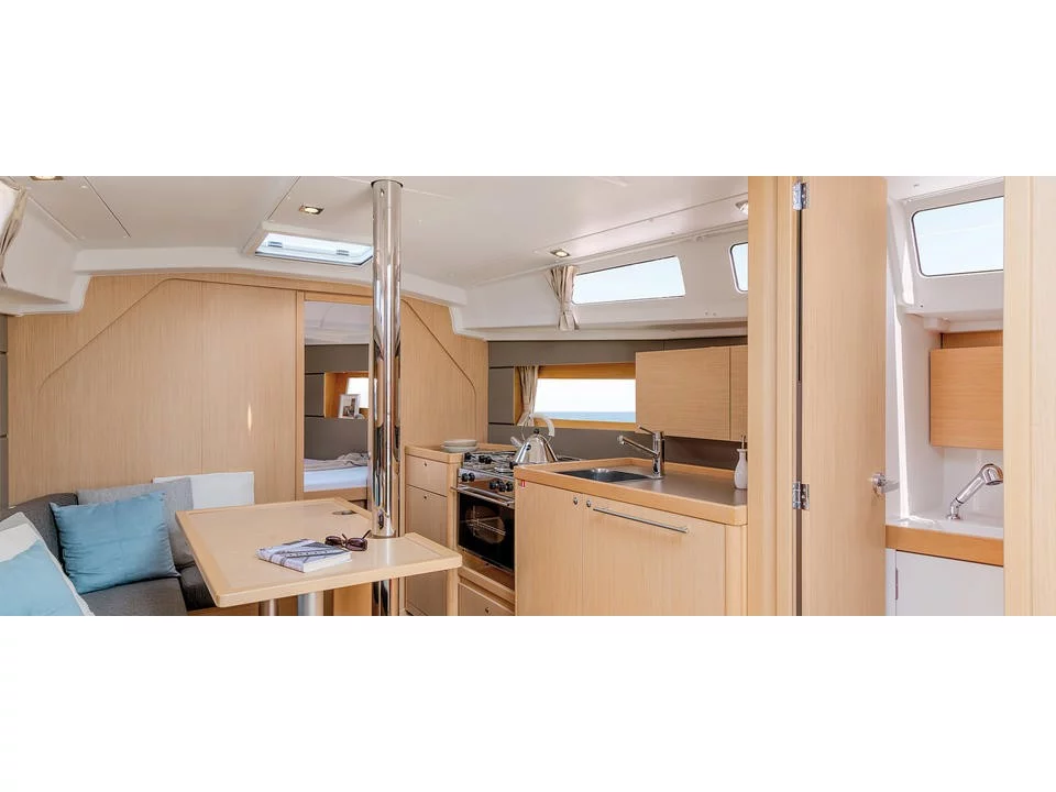 Oceanis 35 (Minta) Interior image - 5