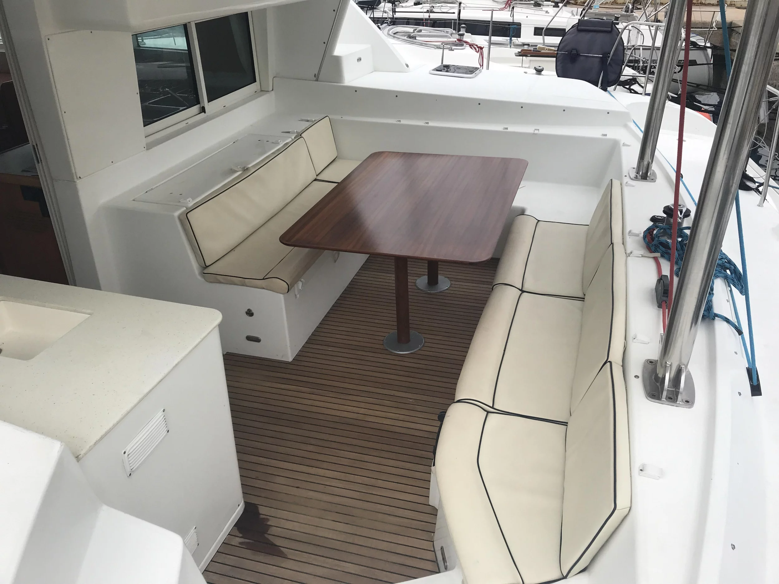 Lagoon 440 (Isis)  - 11