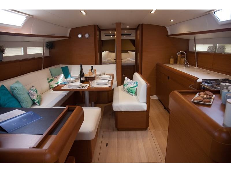 Sun Odyssey 519 - 5 cabs — photo 2