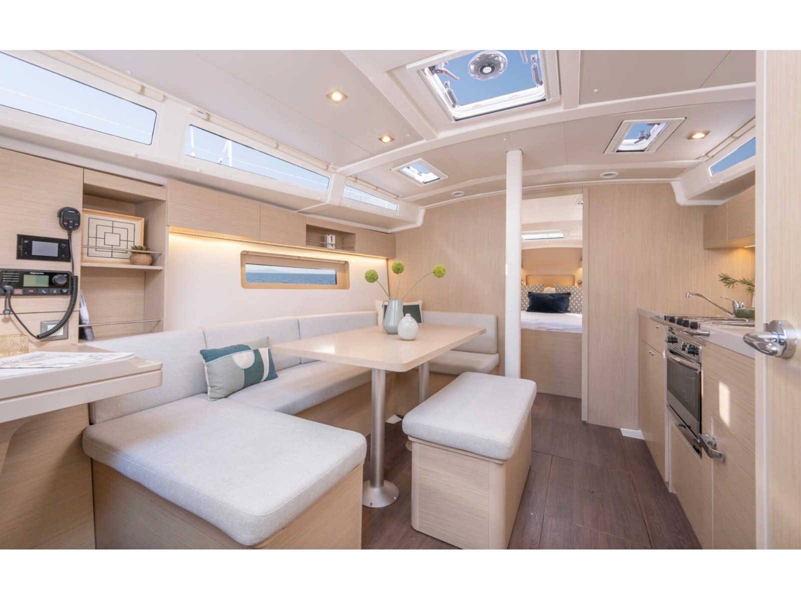 Photo #2 - Oceanis 37.1 - 3 cab 2 wc (Silene - Comfort line) in Olbia - 11000