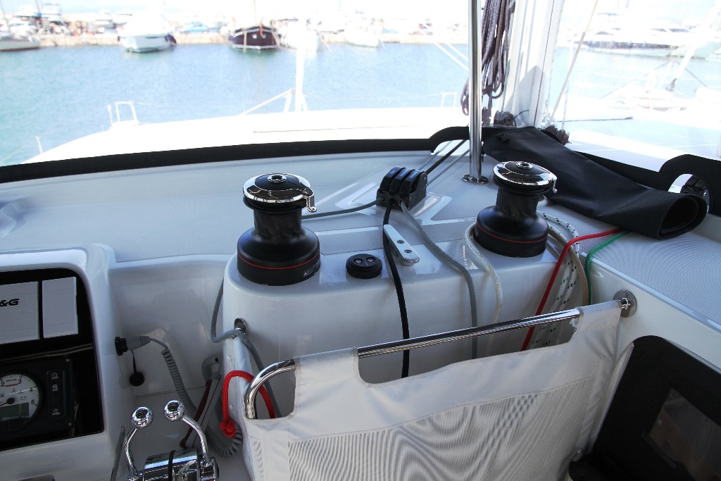 Lagoon 42 (4 Dbl / 2 singles 12) — photo 13