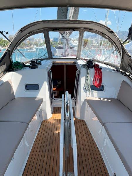 Sun Odyssey 380 — photo 4