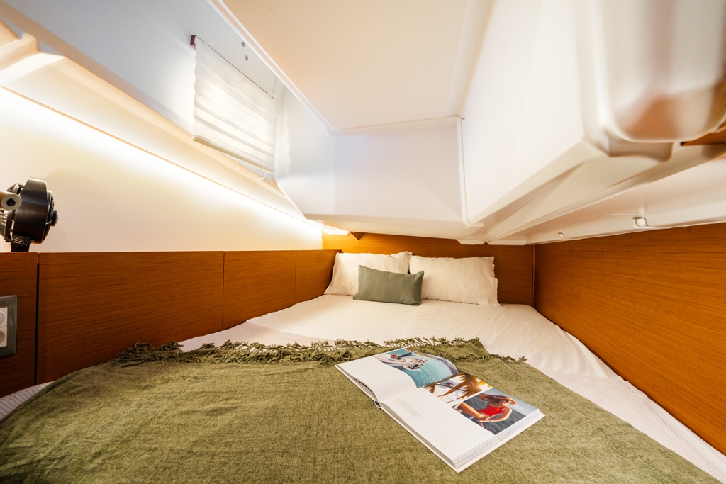 Sun Odyssey 380 — photo 11