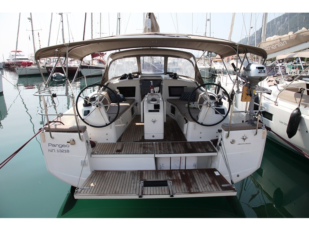 Sun Odyssey 410 — photo 1