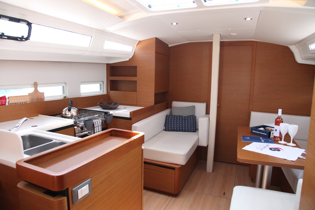Sun Odyssey 410 — photo 5
