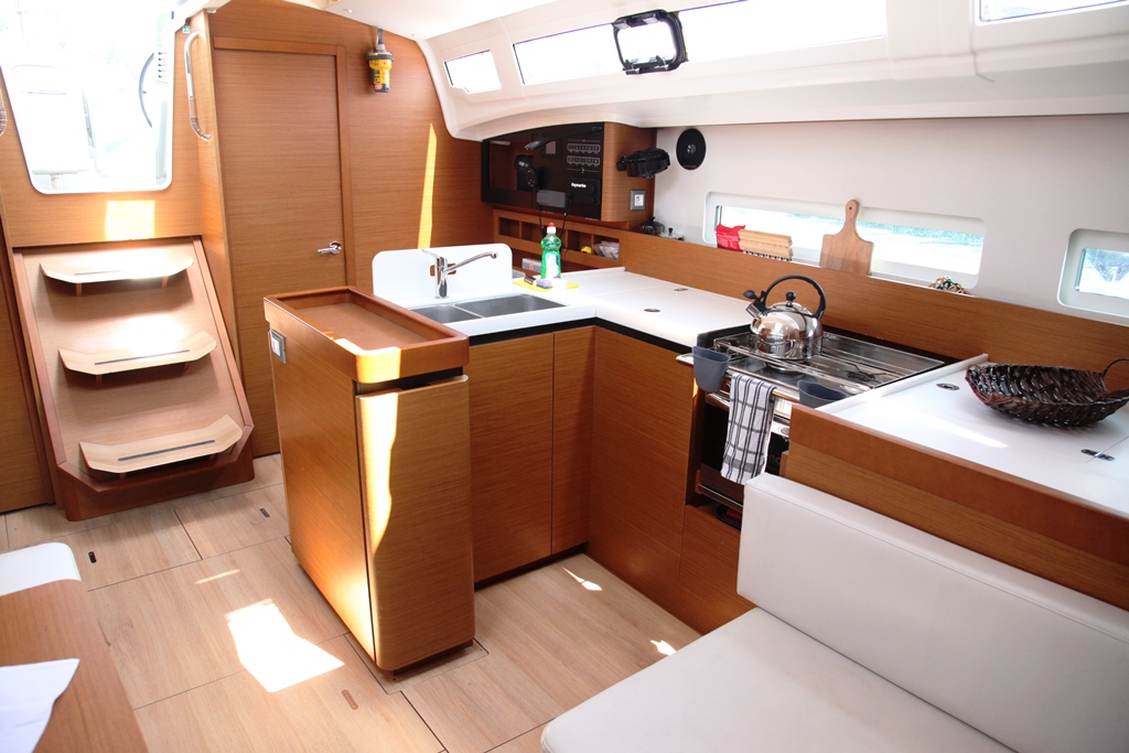 Sun Odyssey 410 — photo 10