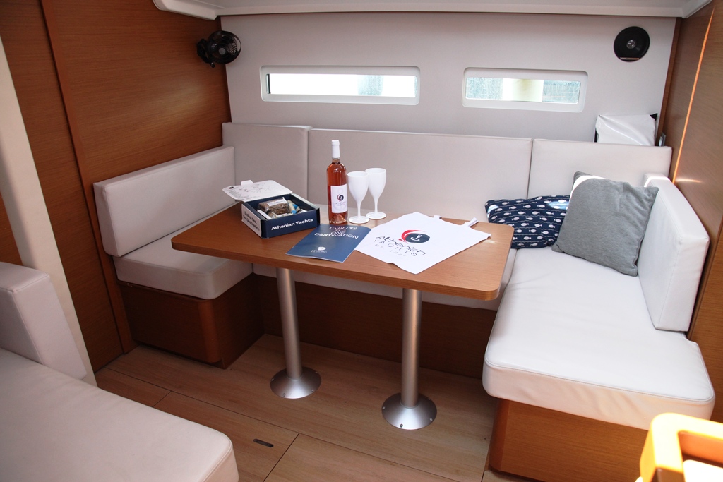 Sun Odyssey 410 — photo 4