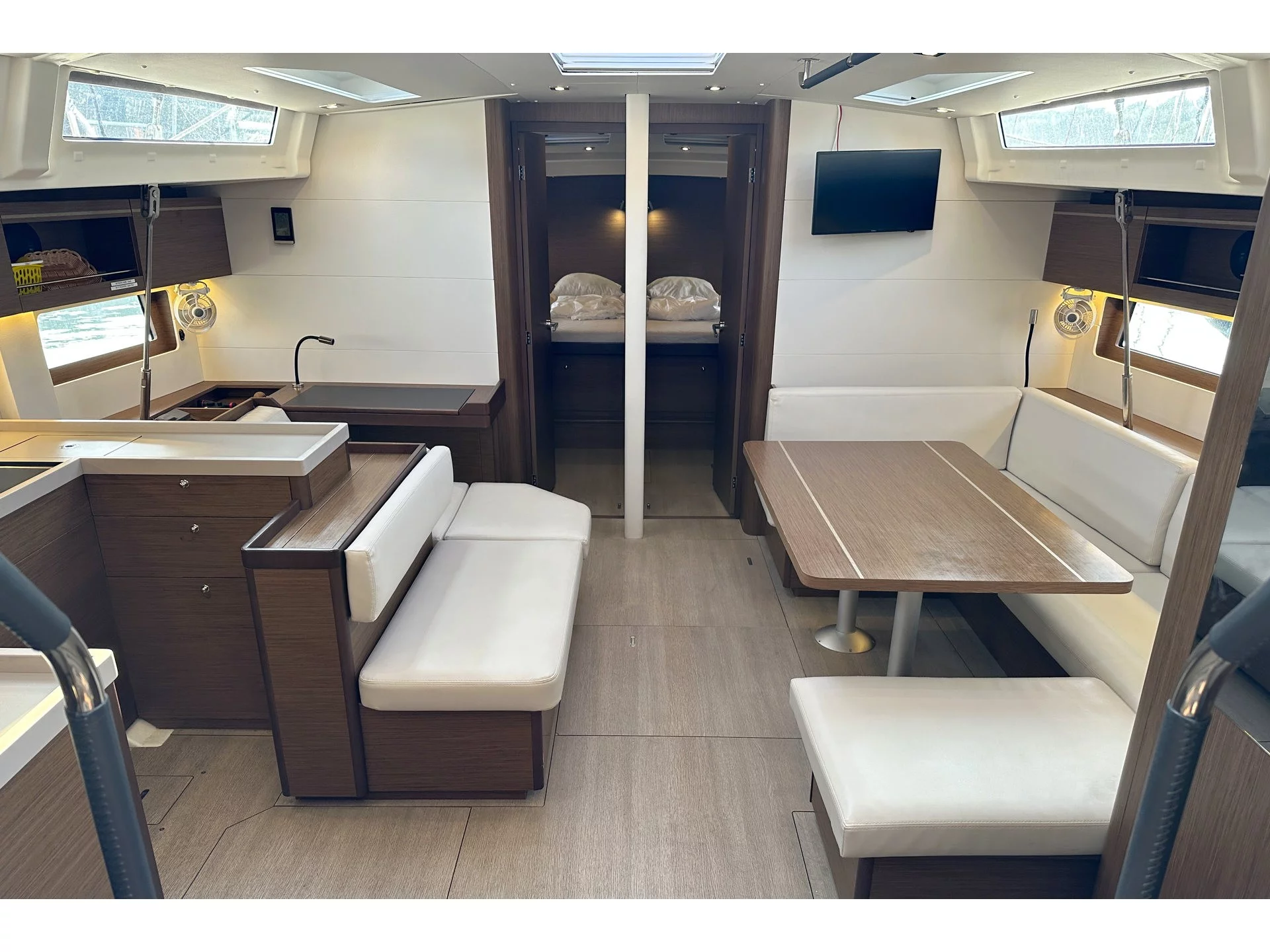 Oceanis 51.1 (Obelix) Interior image - 16