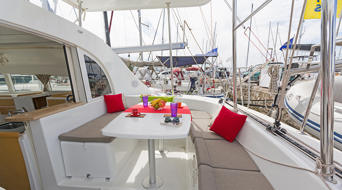 Photo #11 - Lagoon 380 (Bellevue) in Atene - 6515