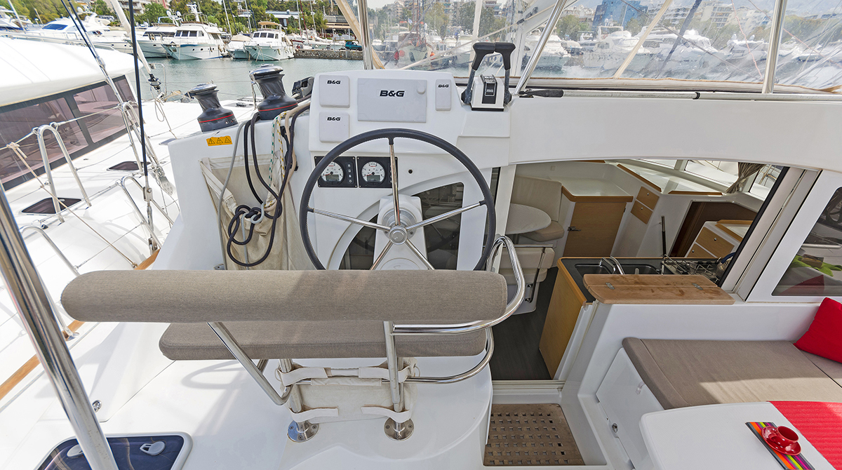 Photo #3 - Lagoon 380 (Bellevue) in Atene - 6515