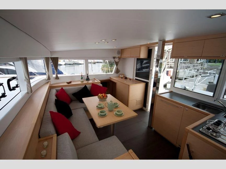 Lagoon 39 (Le Grand Bleu) Interior image - 11