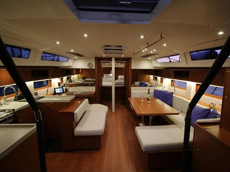 Oceanis 51.1 First Line (Pisces)  - 18