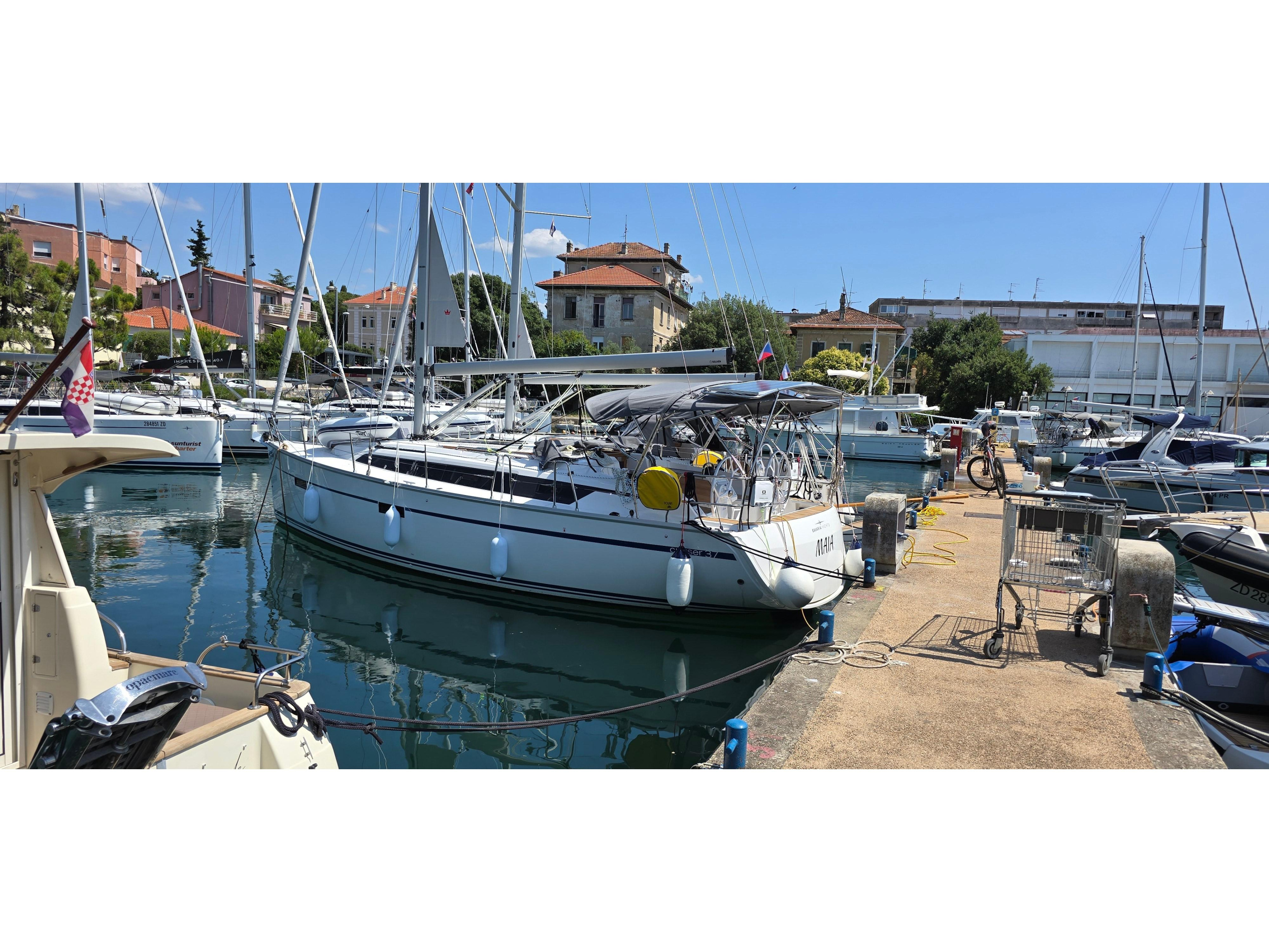 Bavaria Cruiser 37 — photo 1