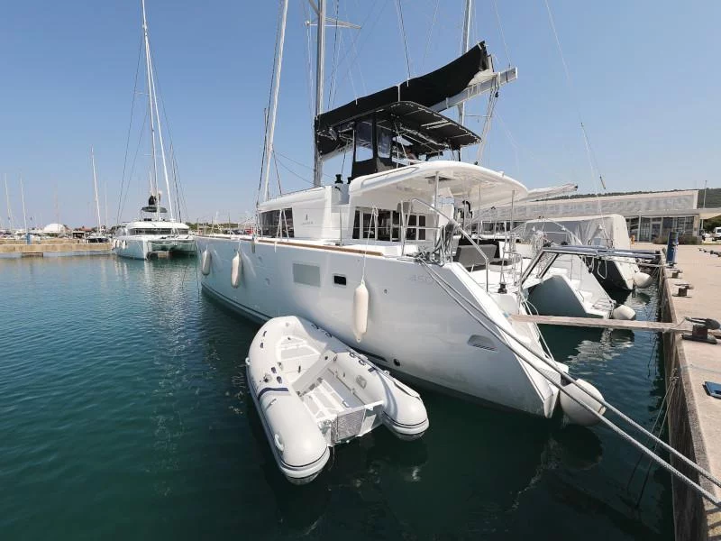 Lagoon 450 F (HOT STUFF)  - 9