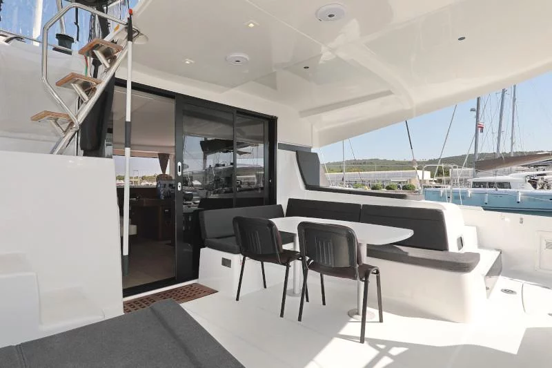 Lagoon 42 (ROYAL SALUTE)  - 67